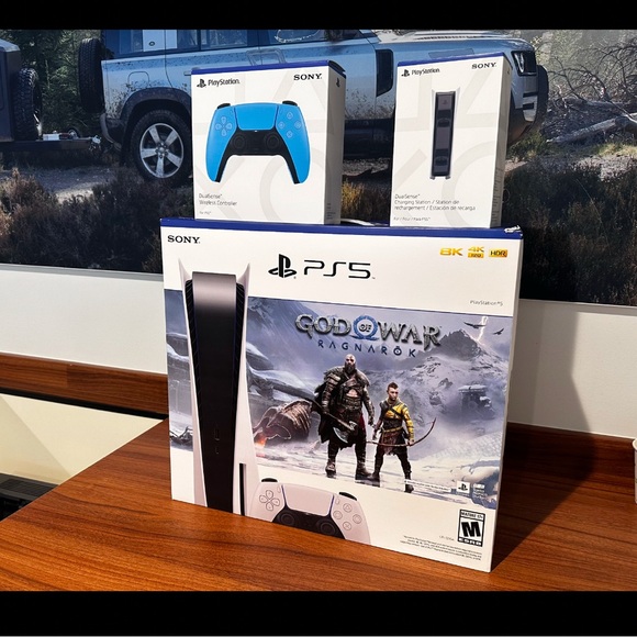 Sony Black PlayStation 5 Console Bundle - Picture 1 of 5